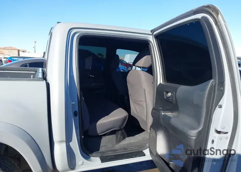 2018 Toyota Tacoma Trd Sport z USA, uszkodzony, nr VIN 3TMAZ5CN7JM074979